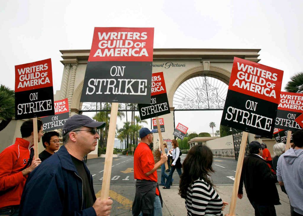 WGA Approves Writers' Strike Pending Negotiations Geekfeed