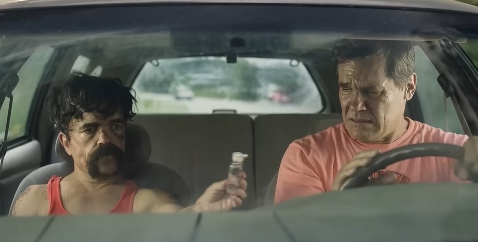 18 Peter Dinklage Josh Brolin Brothers Josh Brolin and Peter Dinklage are Criminal Twins in Trailer for Brothers